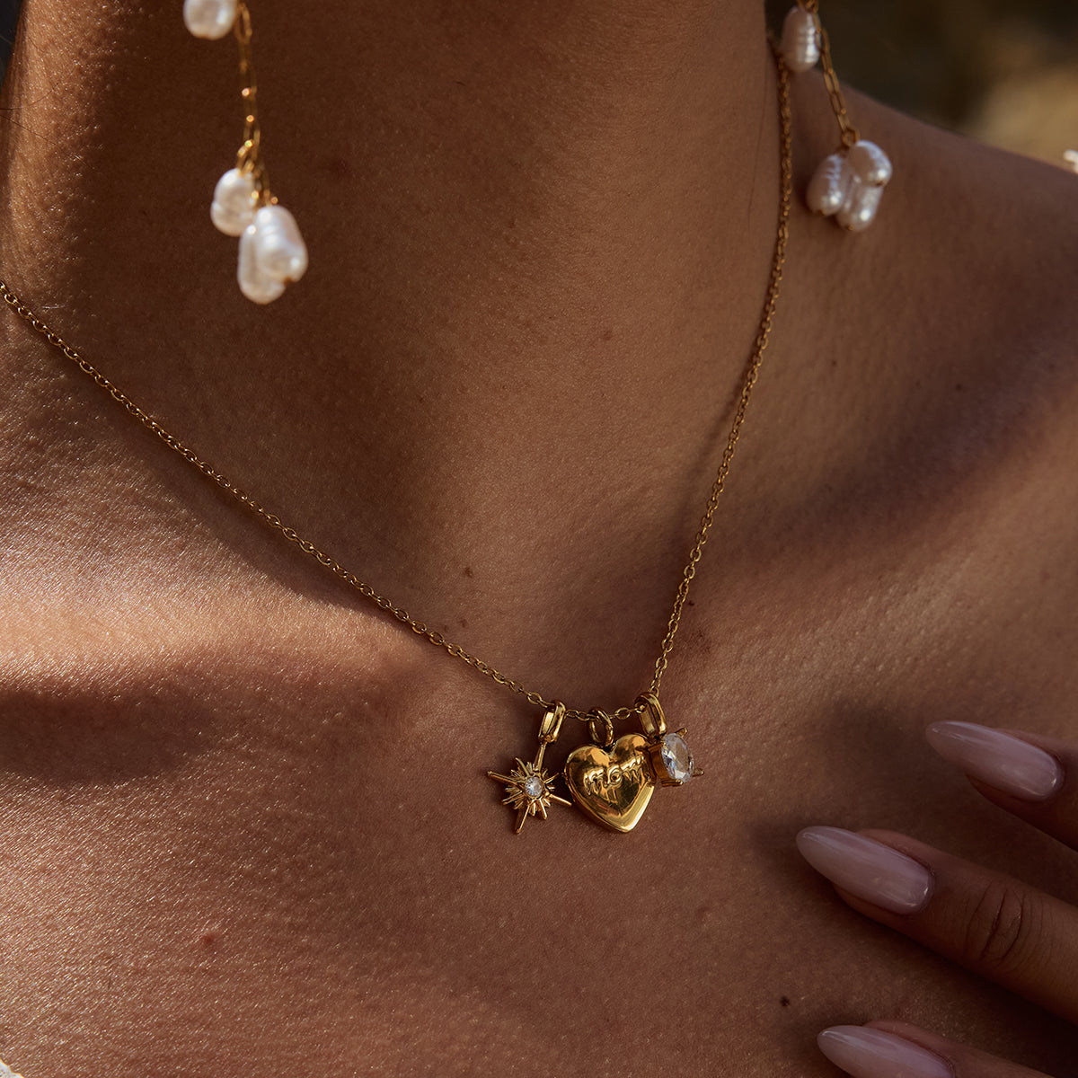 Mom Necklace : 18k PVD plated