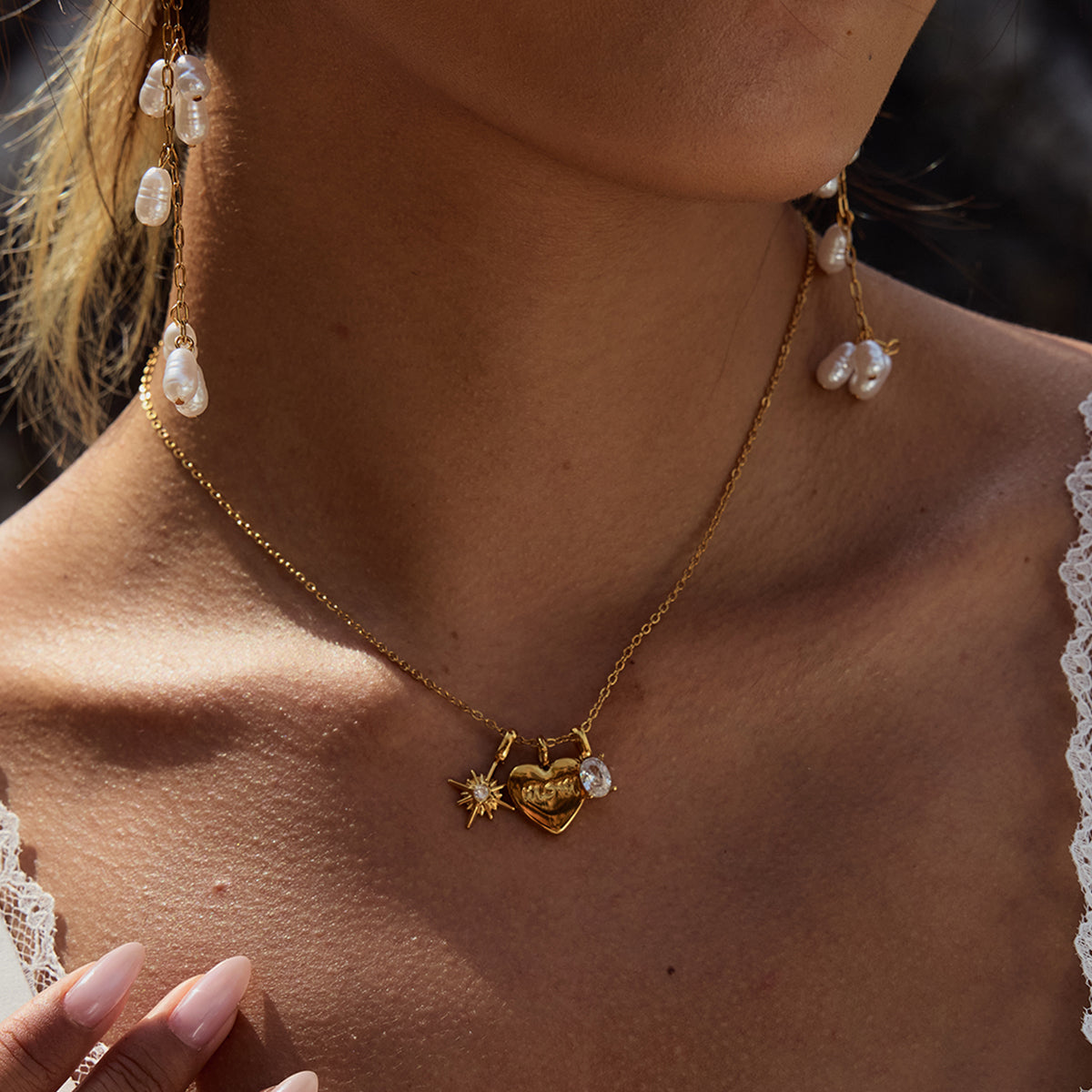 Mom Necklace :  18k PVD plated