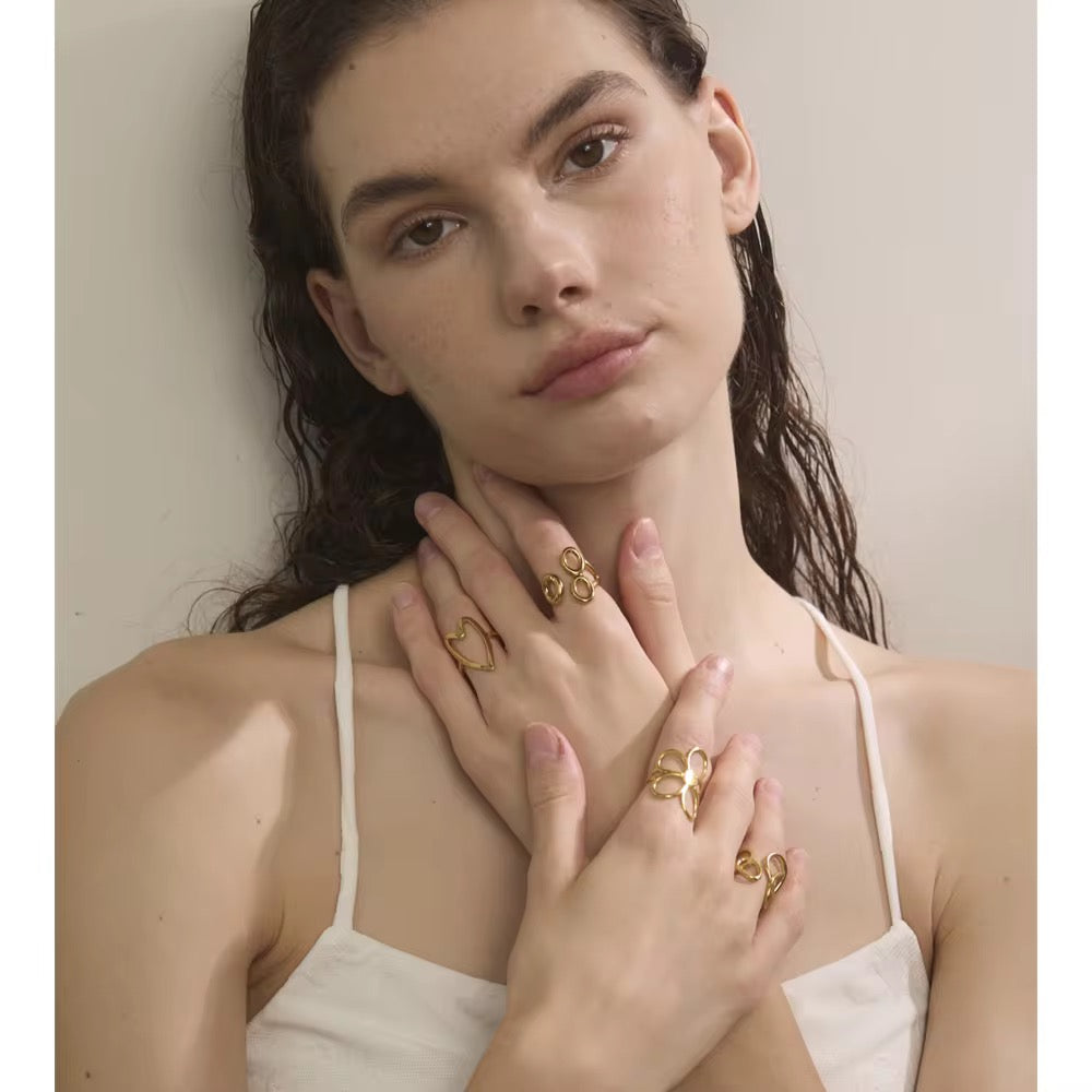Petite Ray flower ring : Adjustable