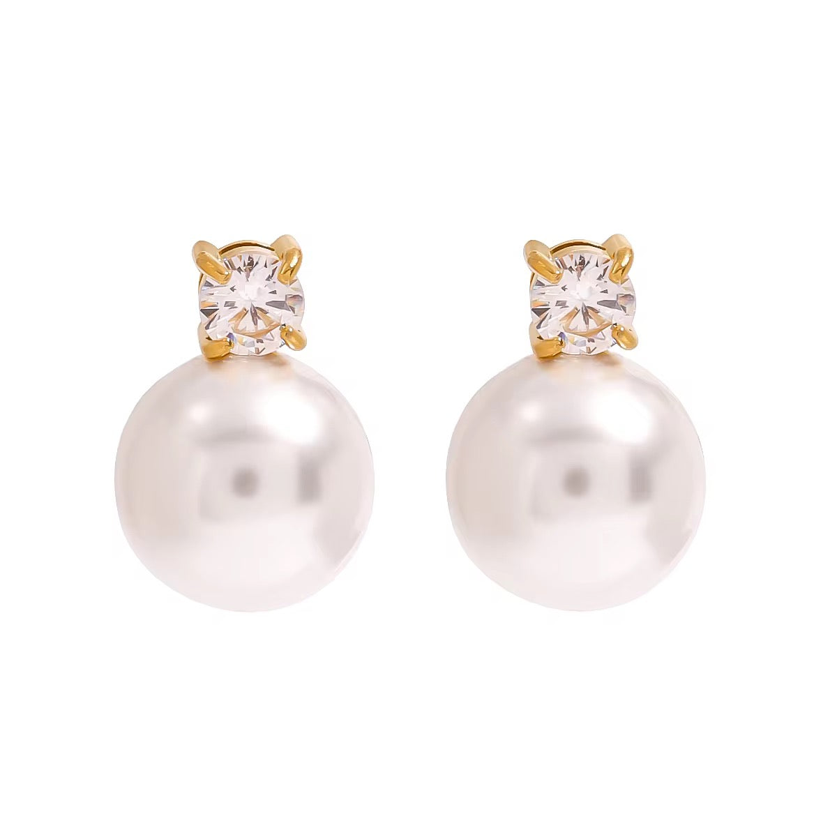 Sola Pearl studs :  18k PVD plated