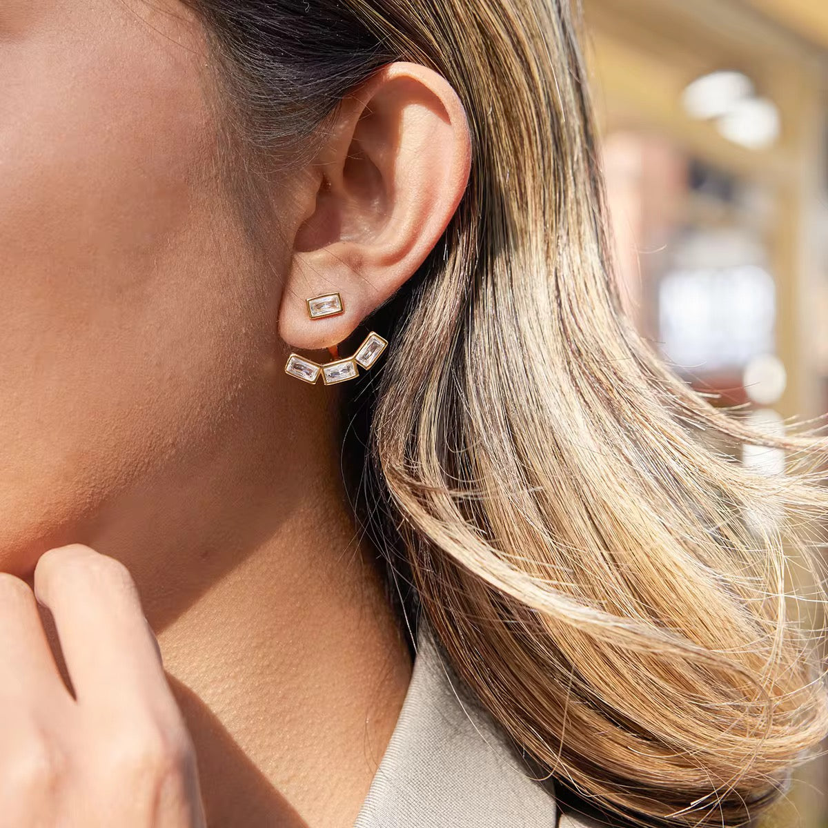 Tessa Curve :  18k PVD plated