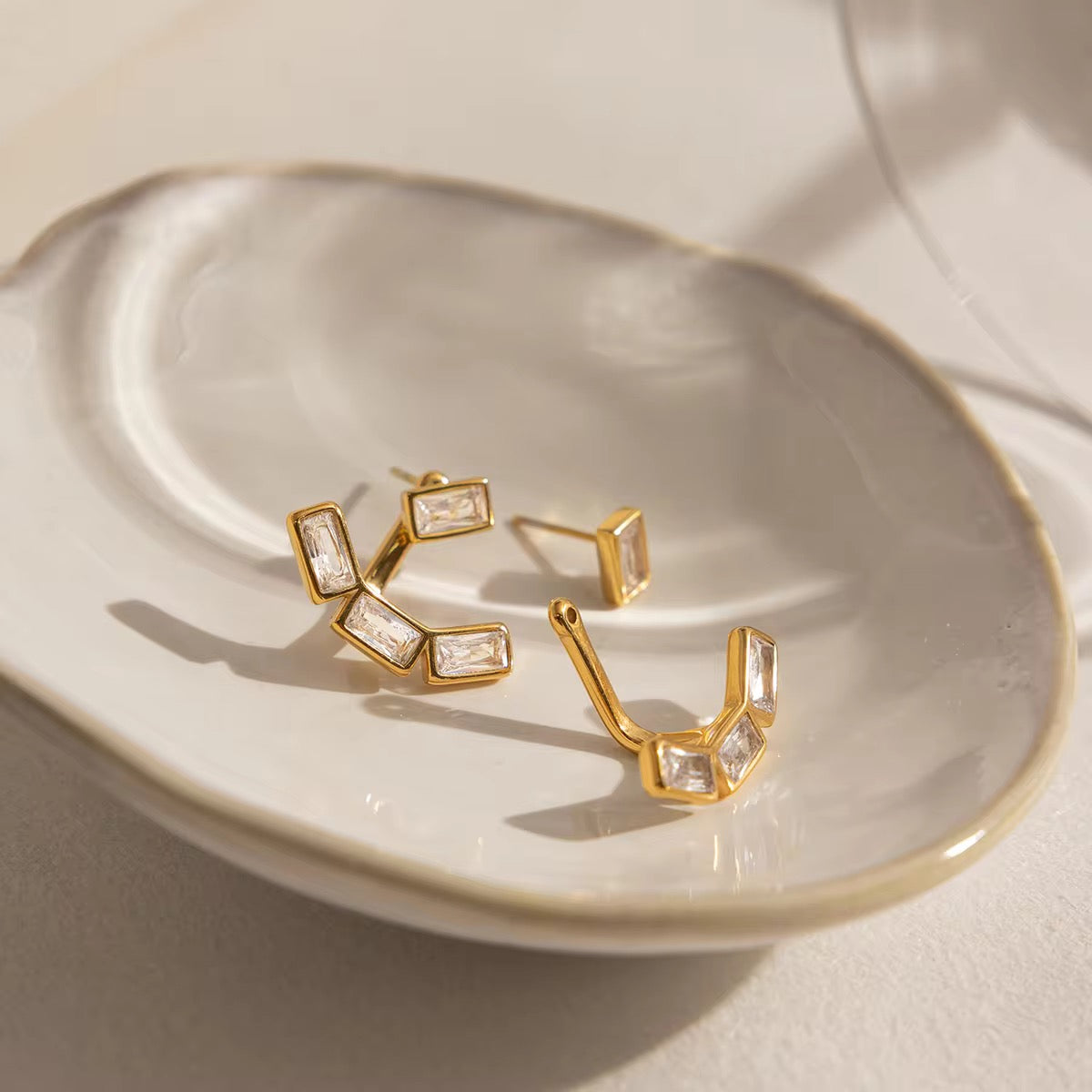 Tessa Curve :  18k PVD plated