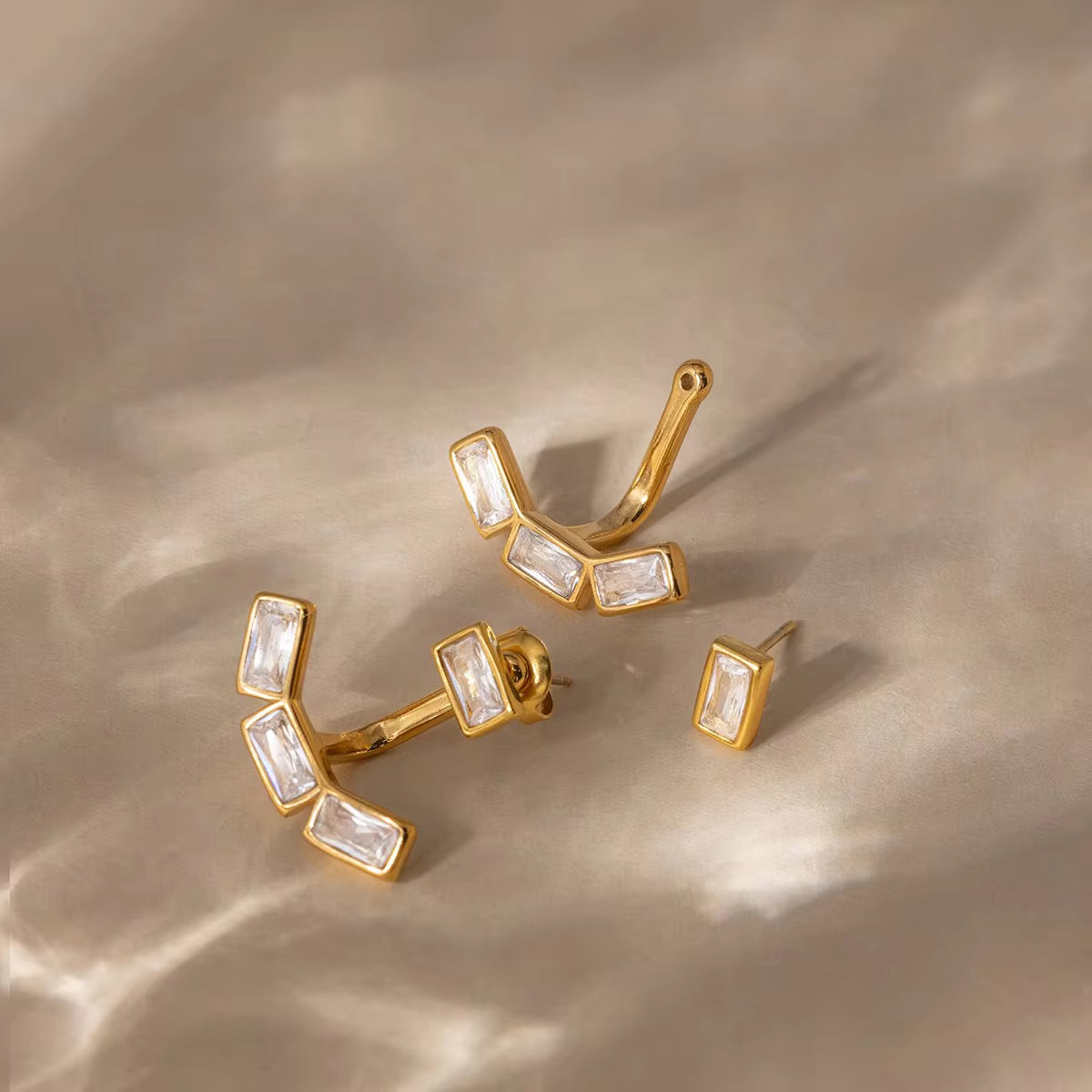 Tessa Curve :  18k PVD plated