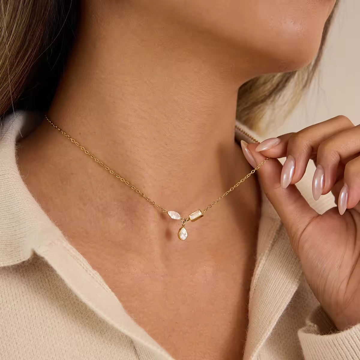 Laila Glow Necklace