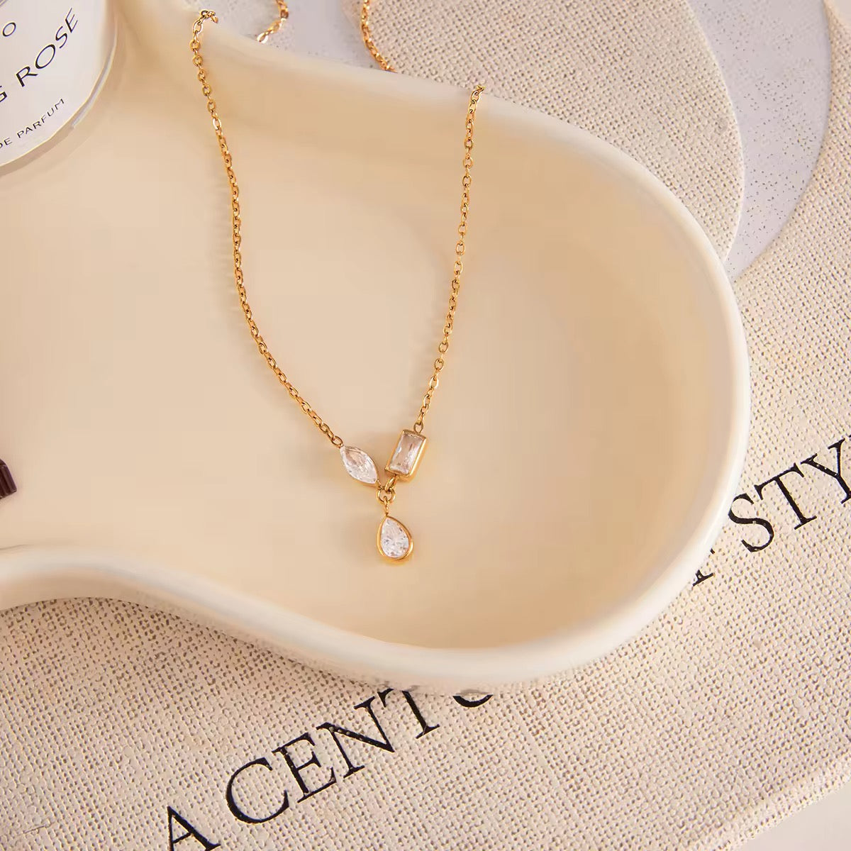 Laila Glow Necklace
