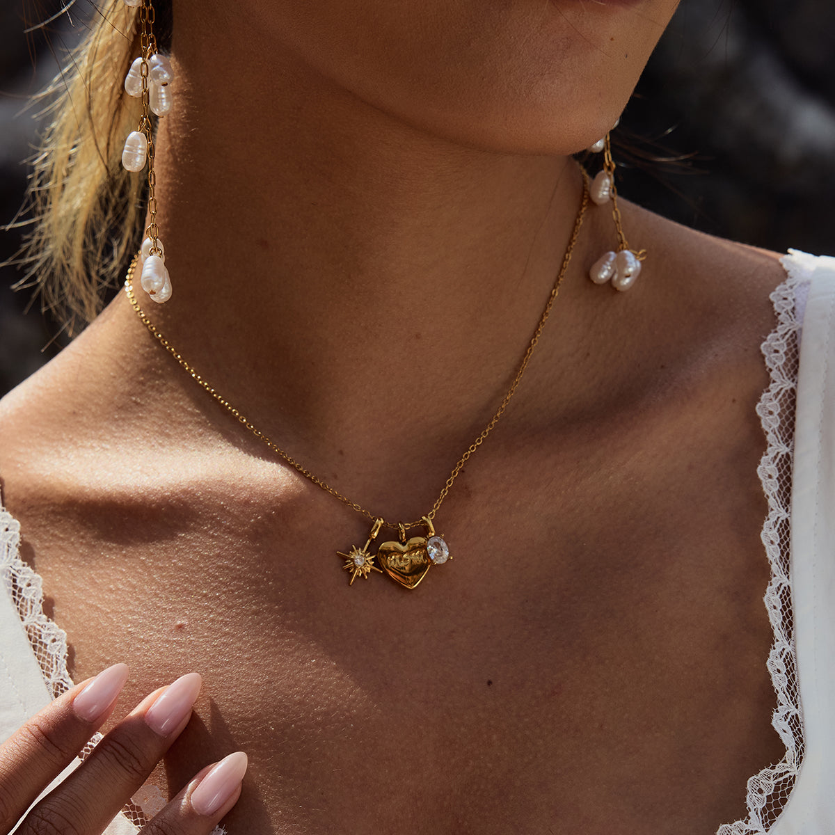 Mom Necklace :  18k PVD plated