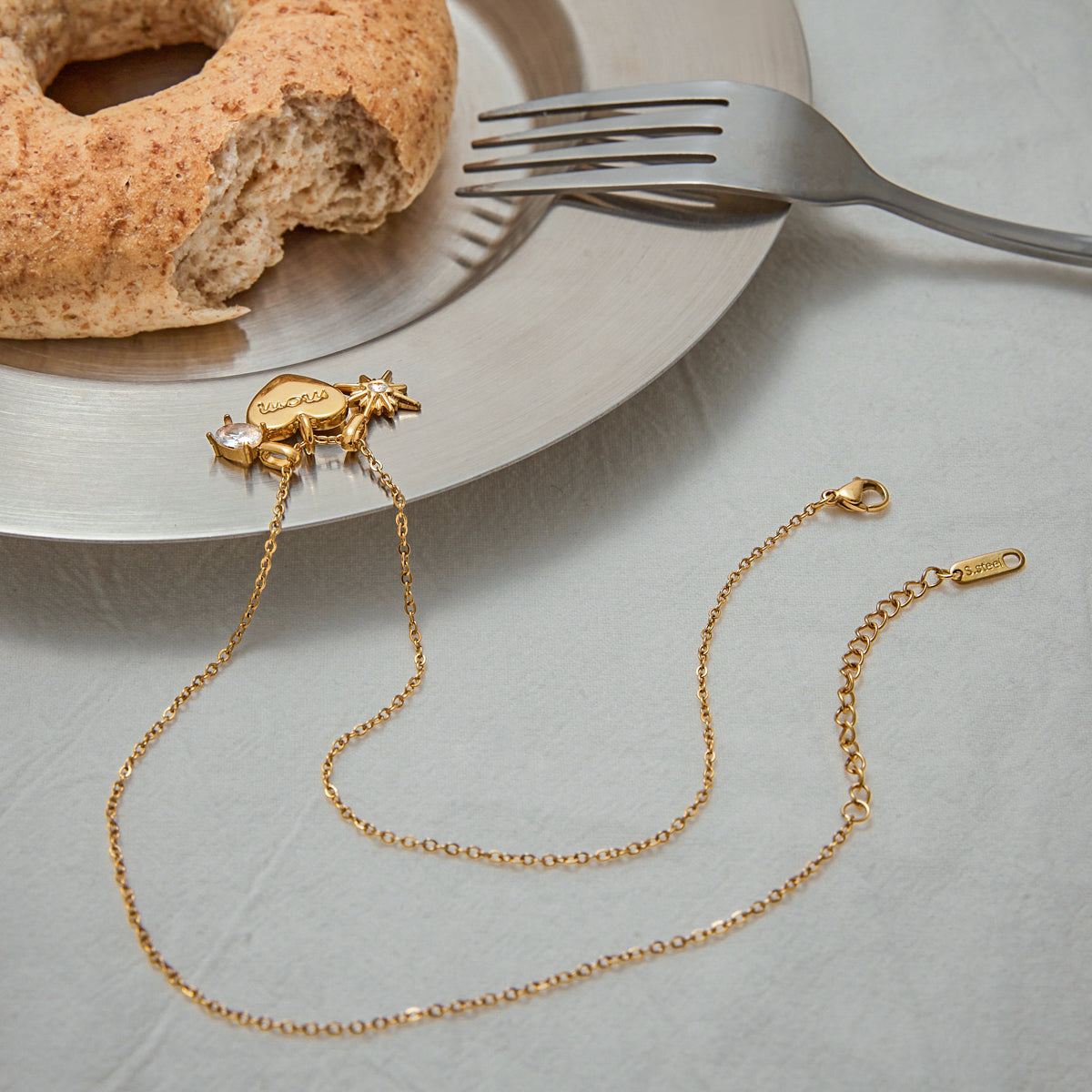 Mom Necklace :  18k PVD plated