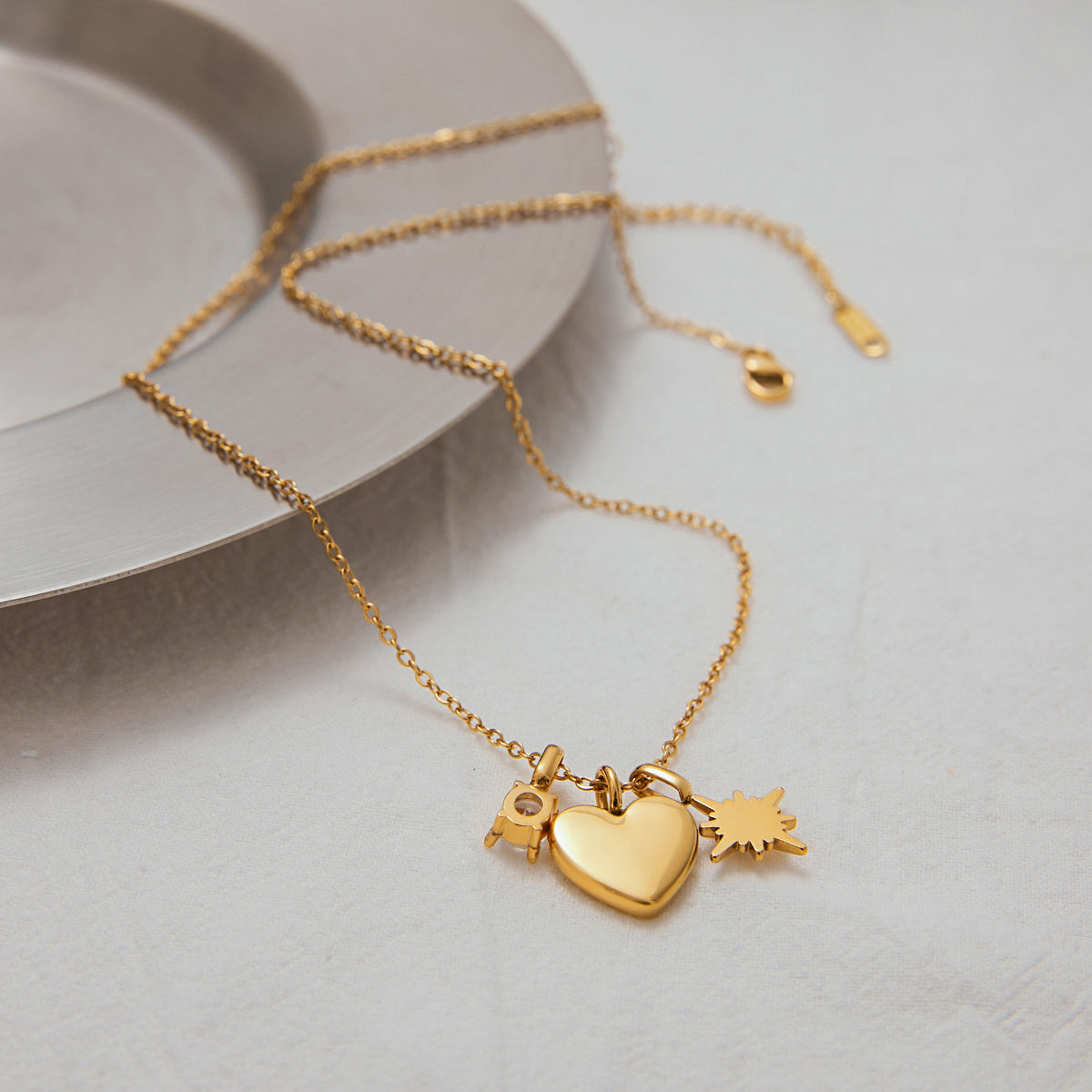 Mom Necklace :  18k PVD plated
