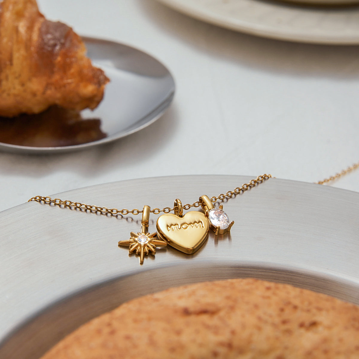 Mom Necklace :  18k PVD plated