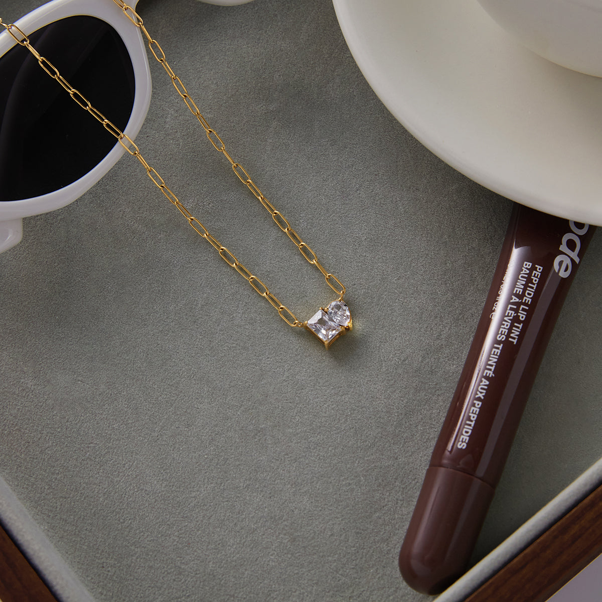 Moira Necklace :  18k PVD plated
