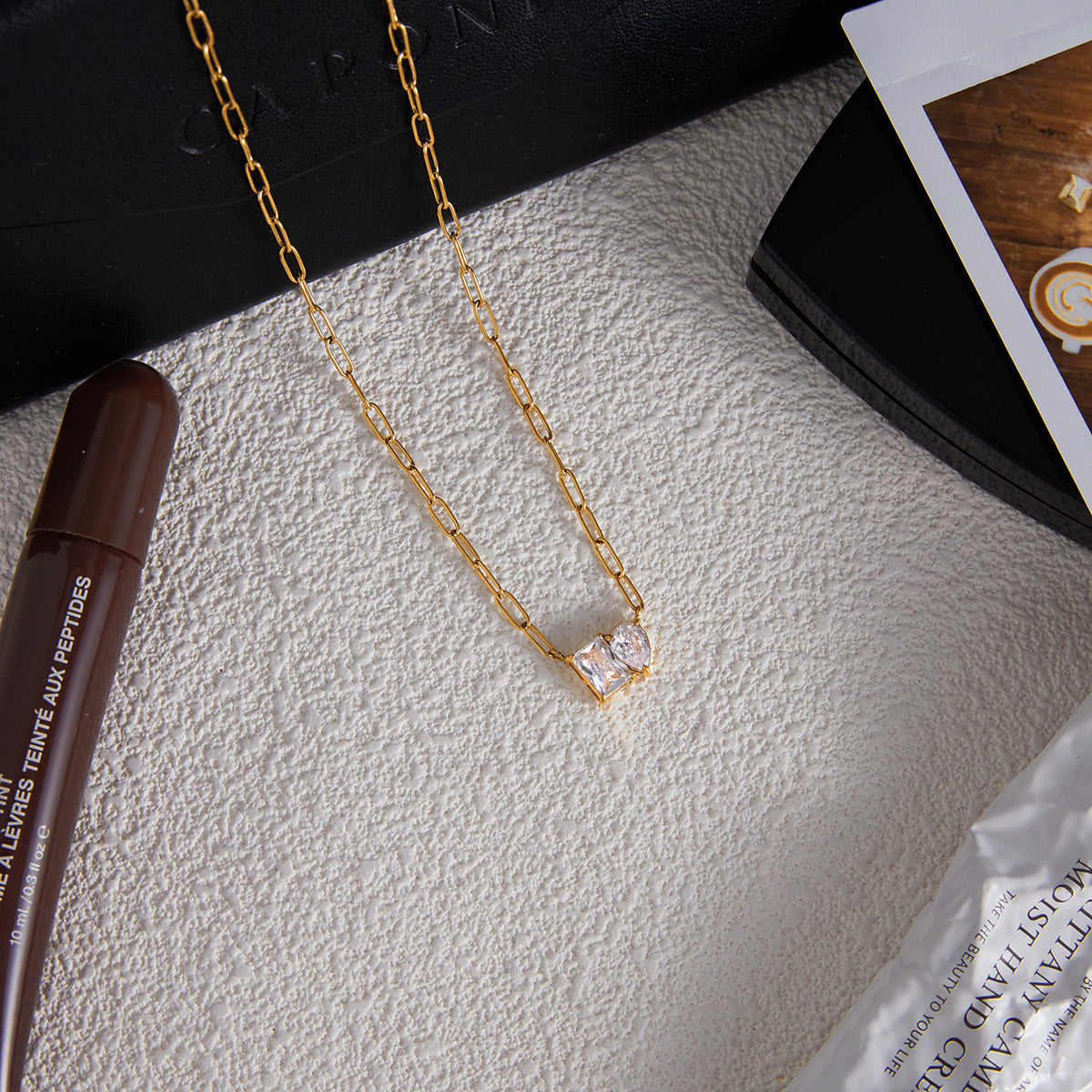 Moira Necklace :  18k PVD plated