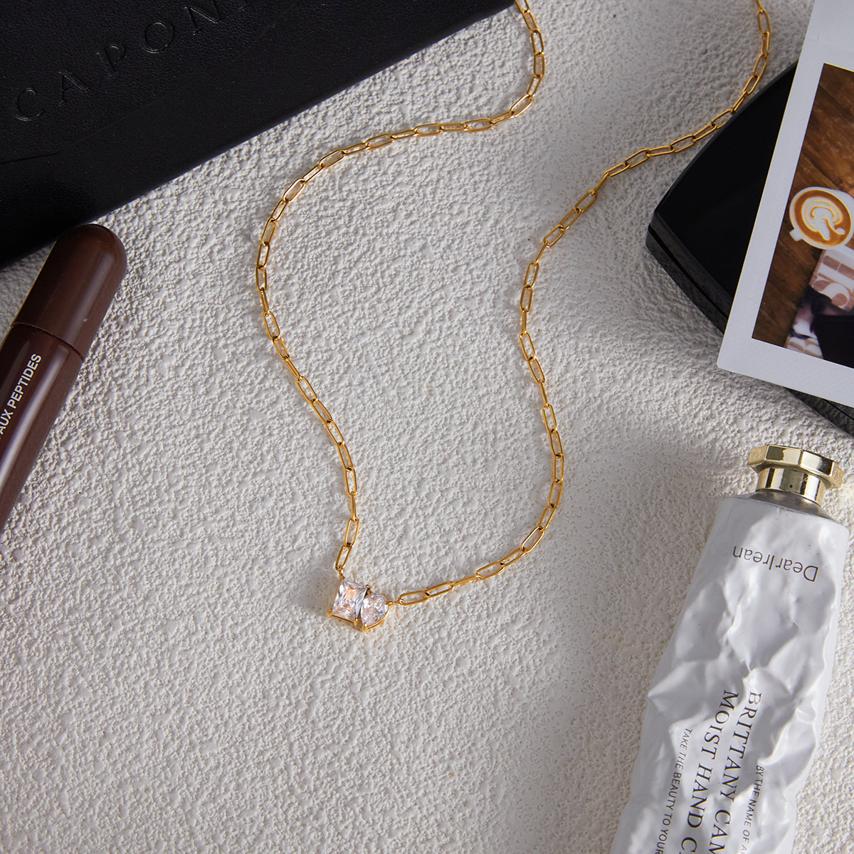 Moira Necklace :  18k PVD plated