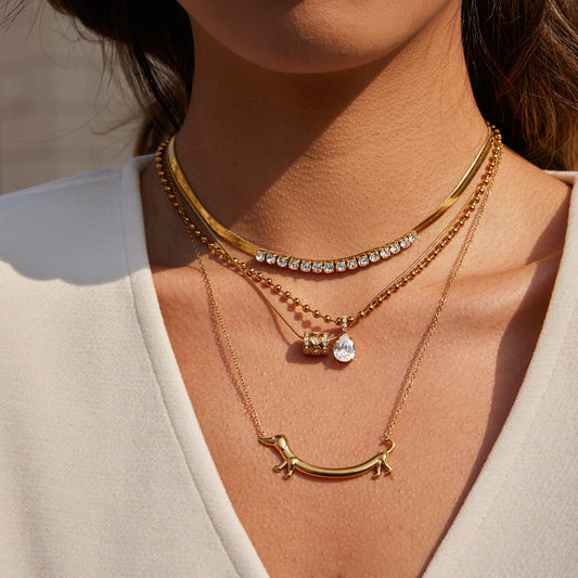 Lina Dog Necklace :  18k PVD plated