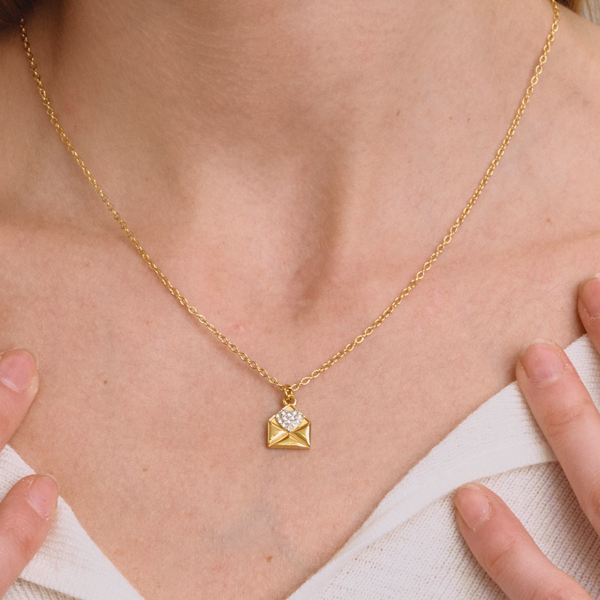 Dune Glow :  18k PVD plated necklace