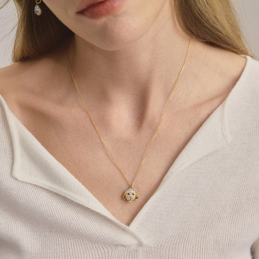 Dog Necklace :  18k PVD plated