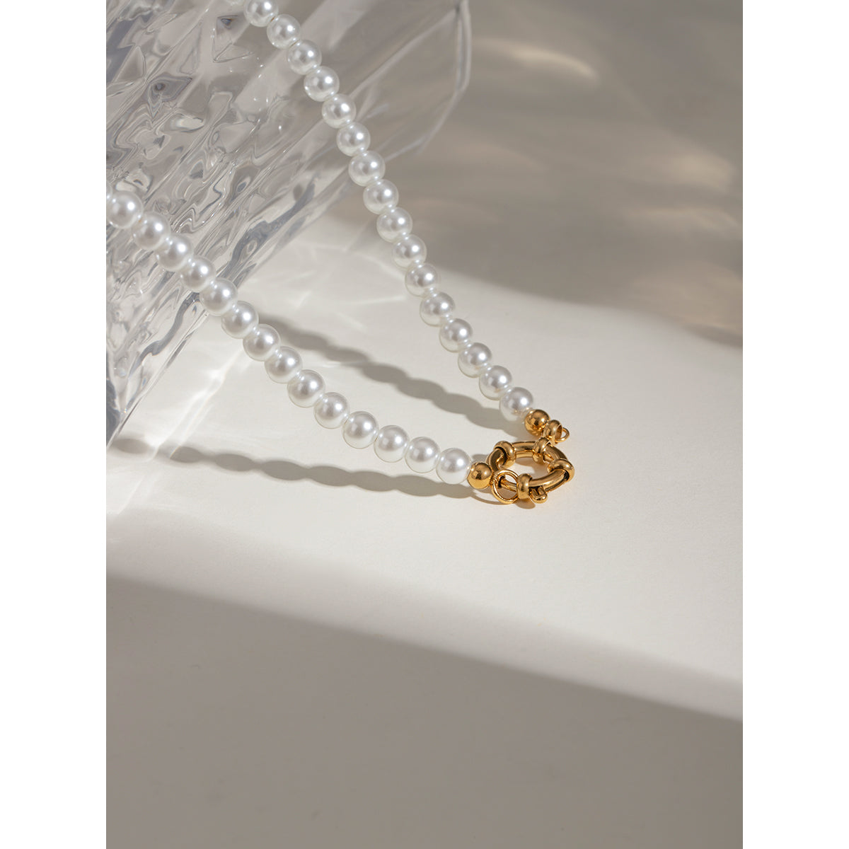 Noir Band : Timeless pearl necklace