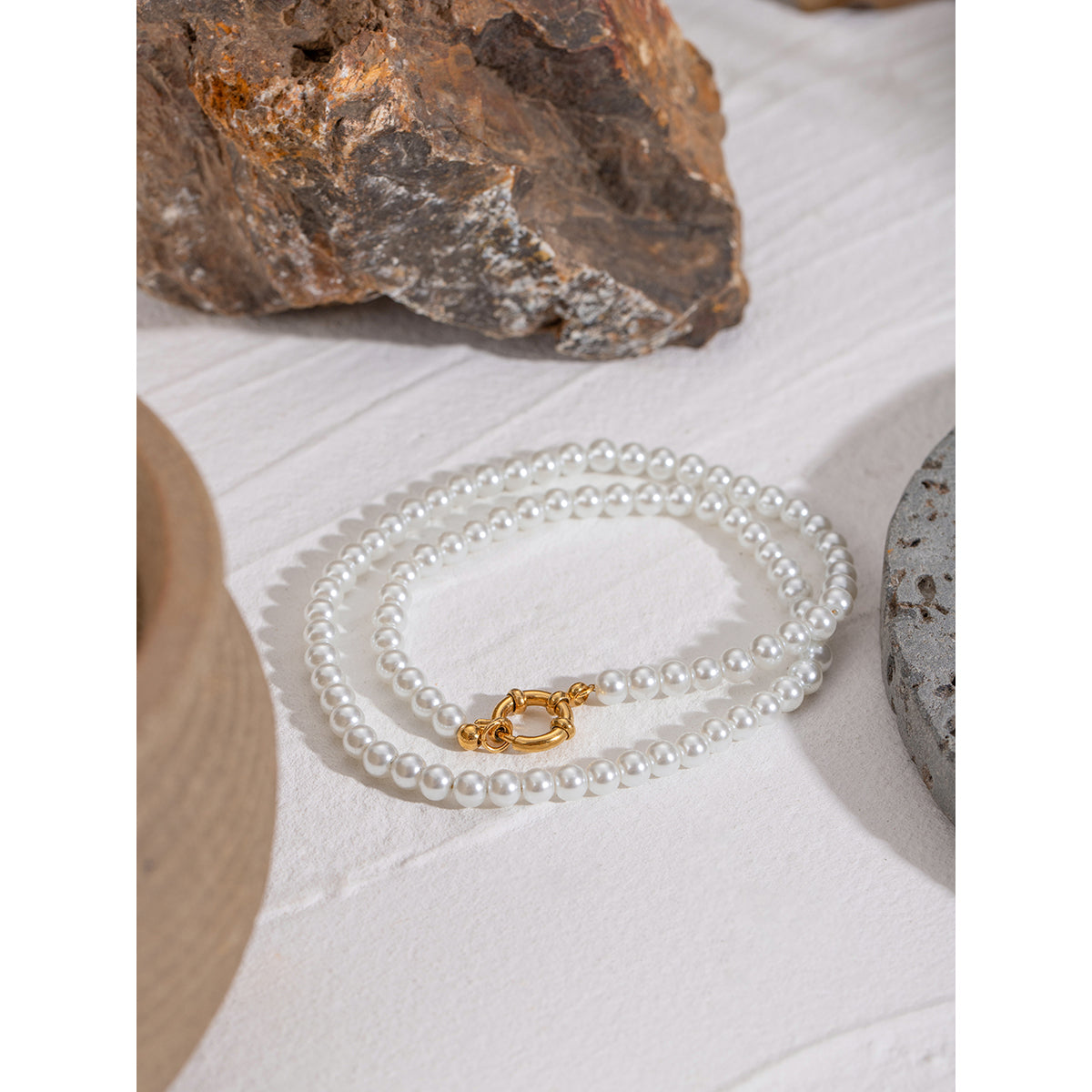 Noir Band : Timeless pearl necklace