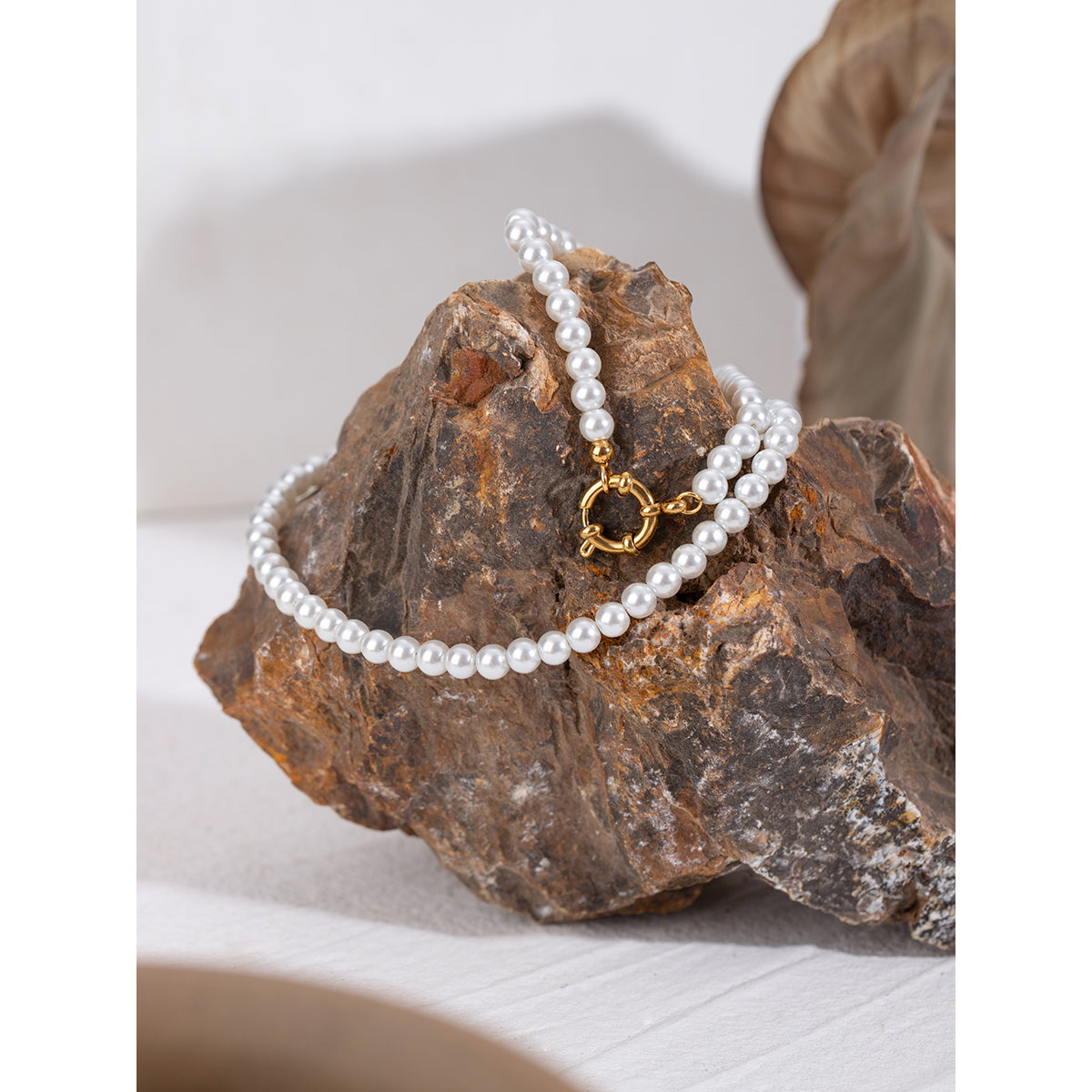 Noir Band : Timeless pearl necklace