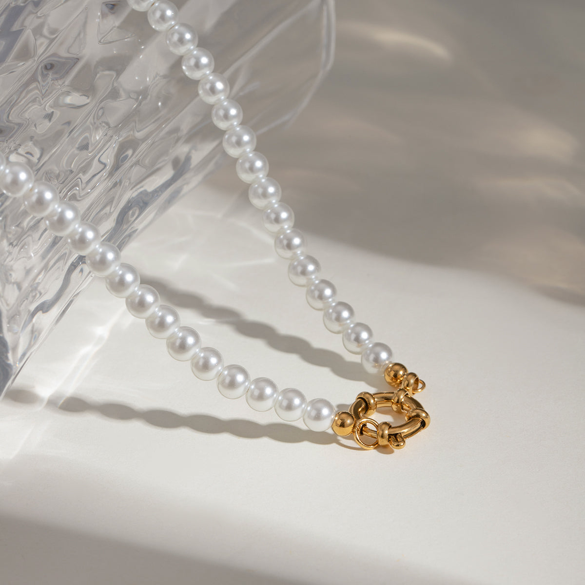 Noir Band : Timeless pearl necklace