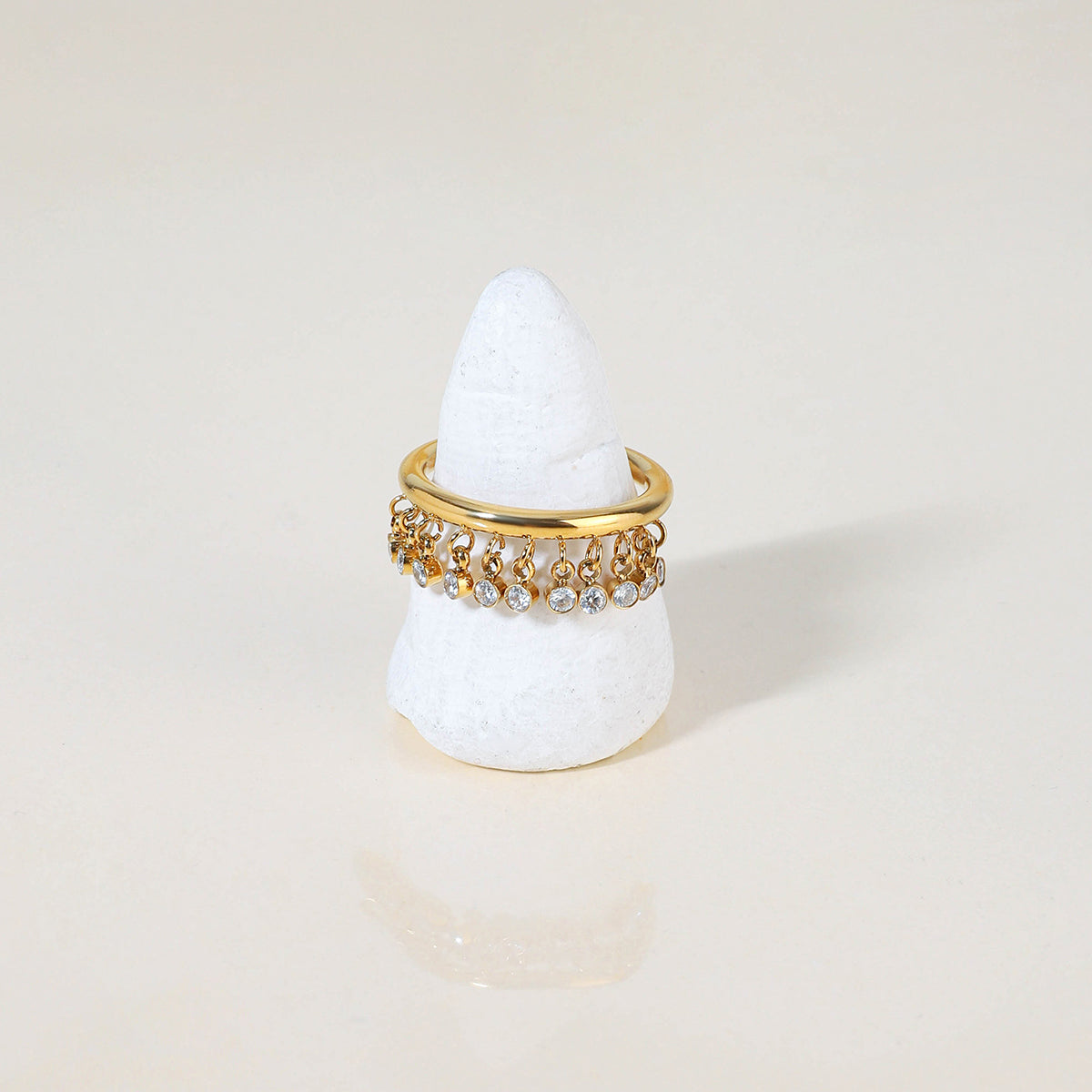 Sage Trace :  18k PVD plated ring